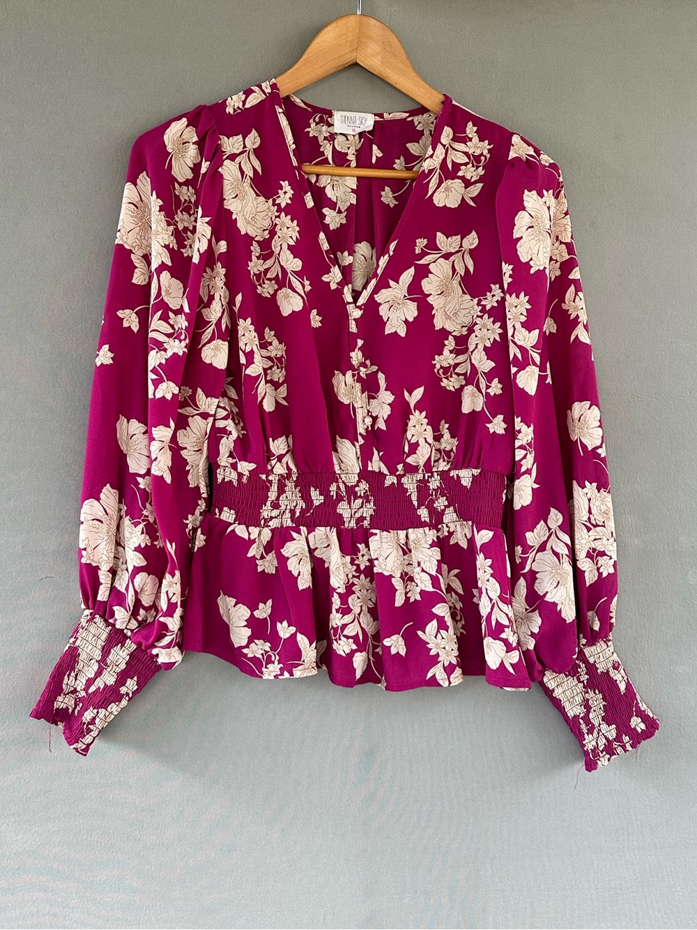 ๐5 for $45๐ Sienna sky top blouse shirt size M - Picture 2 of 7